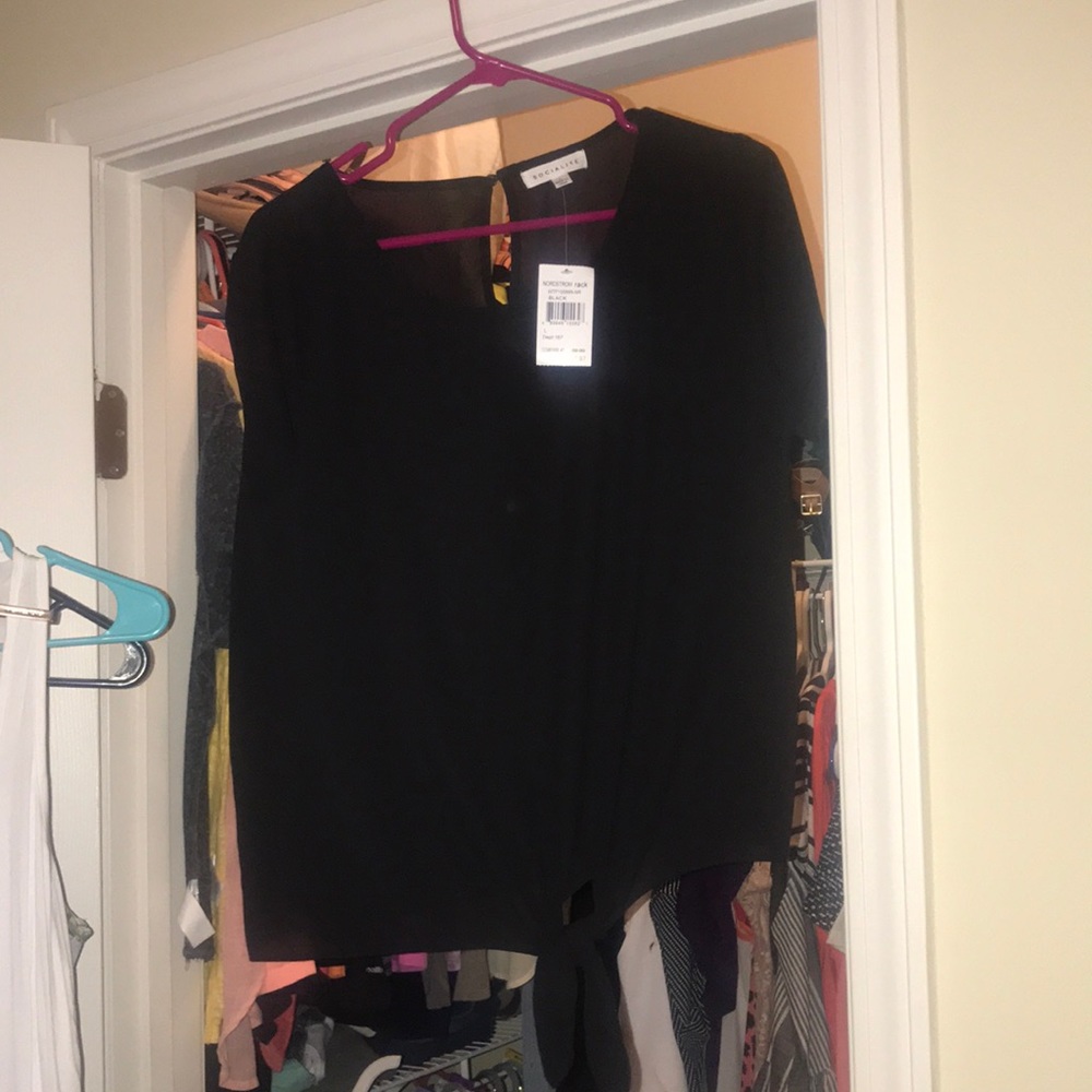 Tie bottom sheer short sleeve top